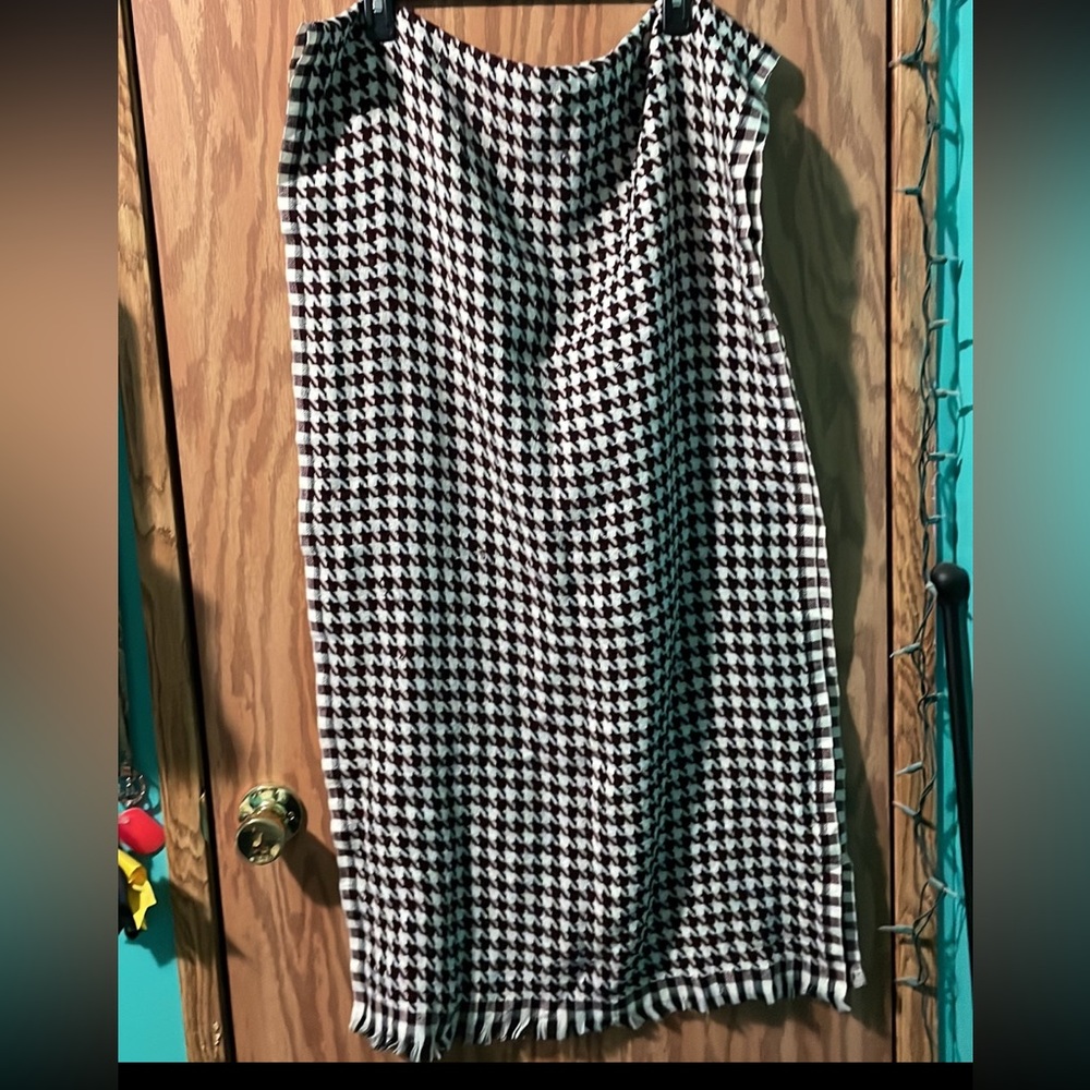 Red, navy and white checkered scarf